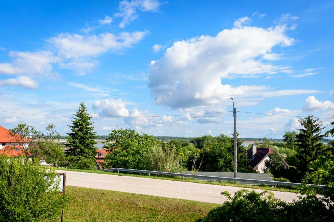 Tekergo Motel Es Etterem Velence Exterior foto