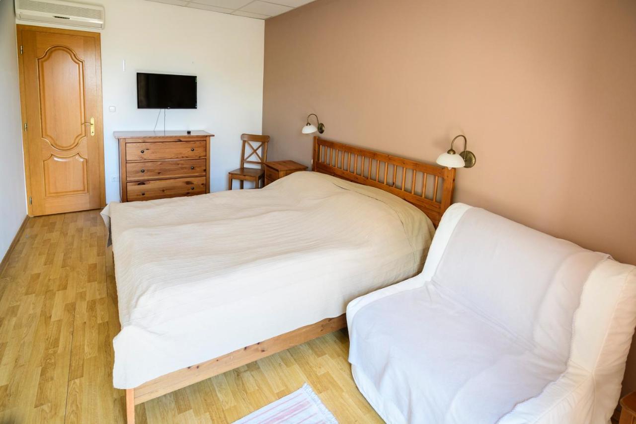 Tekergo Motel Es Etterem Velence Exterior foto